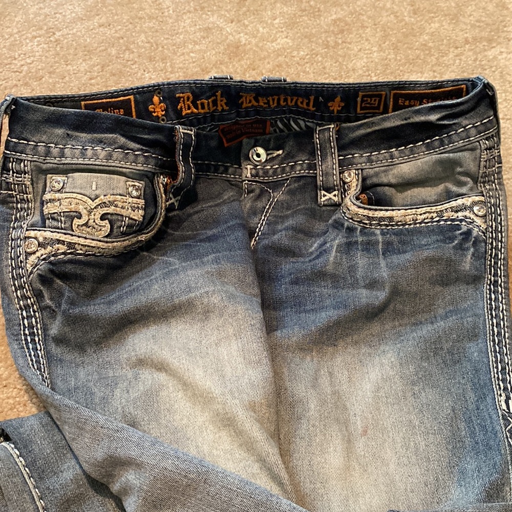 Women’s Rock Revival Jeans - Picture 10 of 10